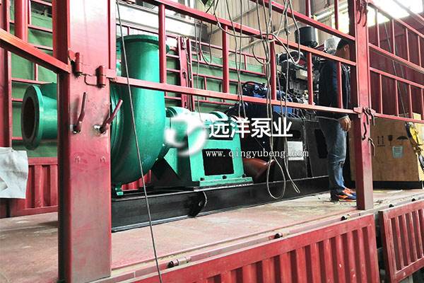 船陸兩用泥沙泵300PNS-35機組裝車